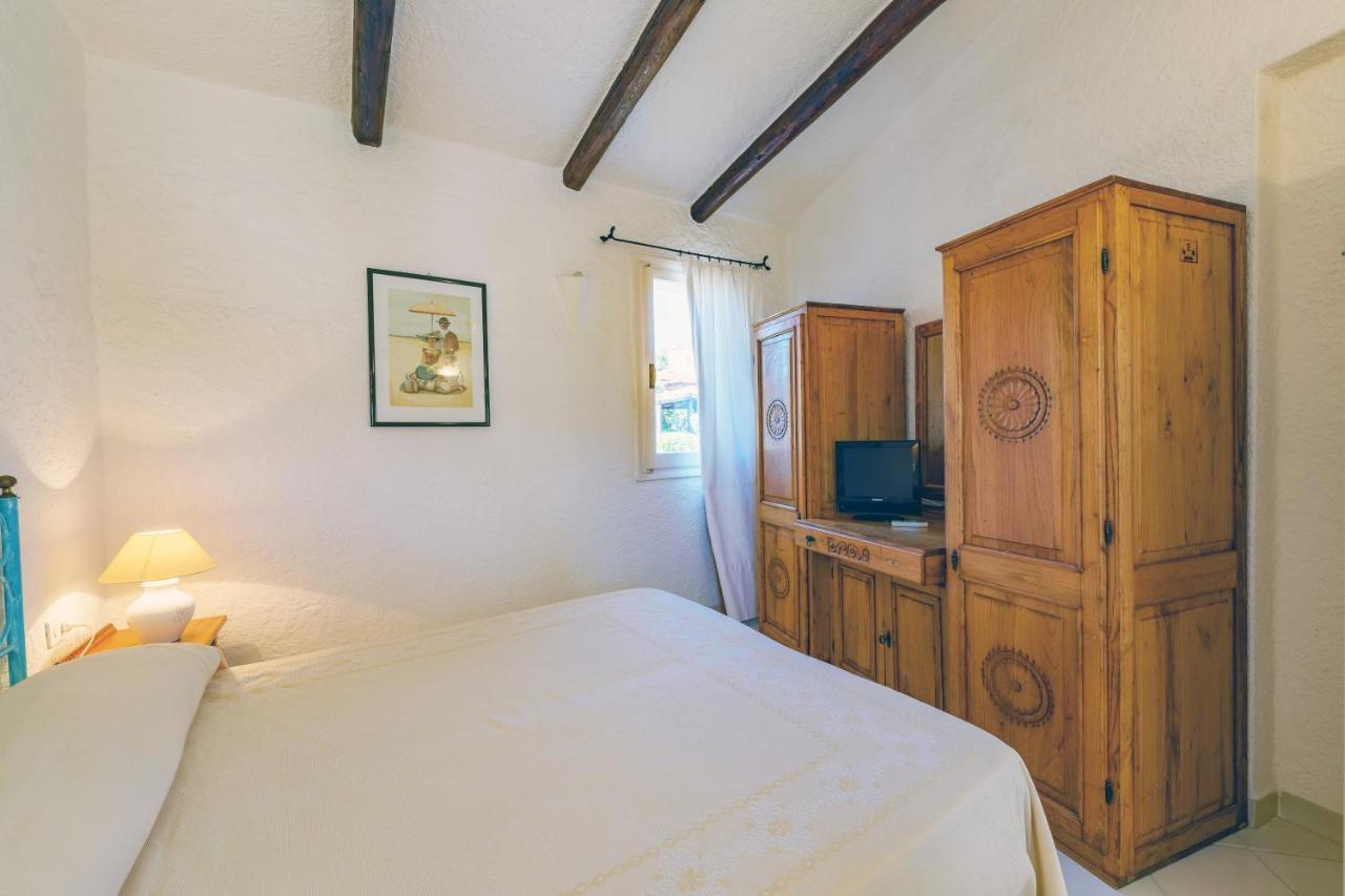 Hotel Punta Est บายาซาร์ดิเนีย ภายนอก รูปภาพ