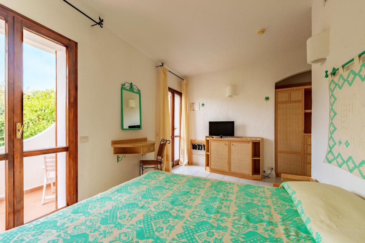 Hotel Punta Est บายาซาร์ดิเนีย ภายนอก รูปภาพ